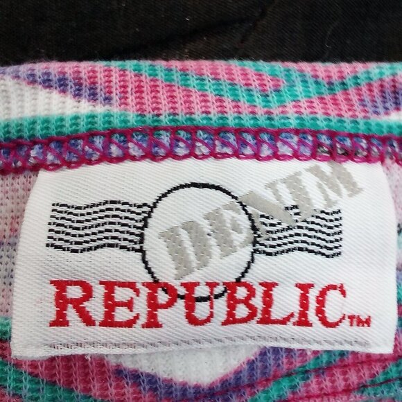 Vintage Denim Republic Southwest Aztec Pattern T-Shirt - Picture 4 of 7
